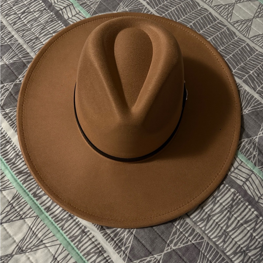 Wide-Brim Cowboy Hat in Camel Brown Color with Leather Decoration